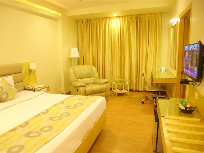 รอยัล ฟอร์ต โฮเต็ล Hotel วิสาขปัตนัม ภายนอก รูปภาพ