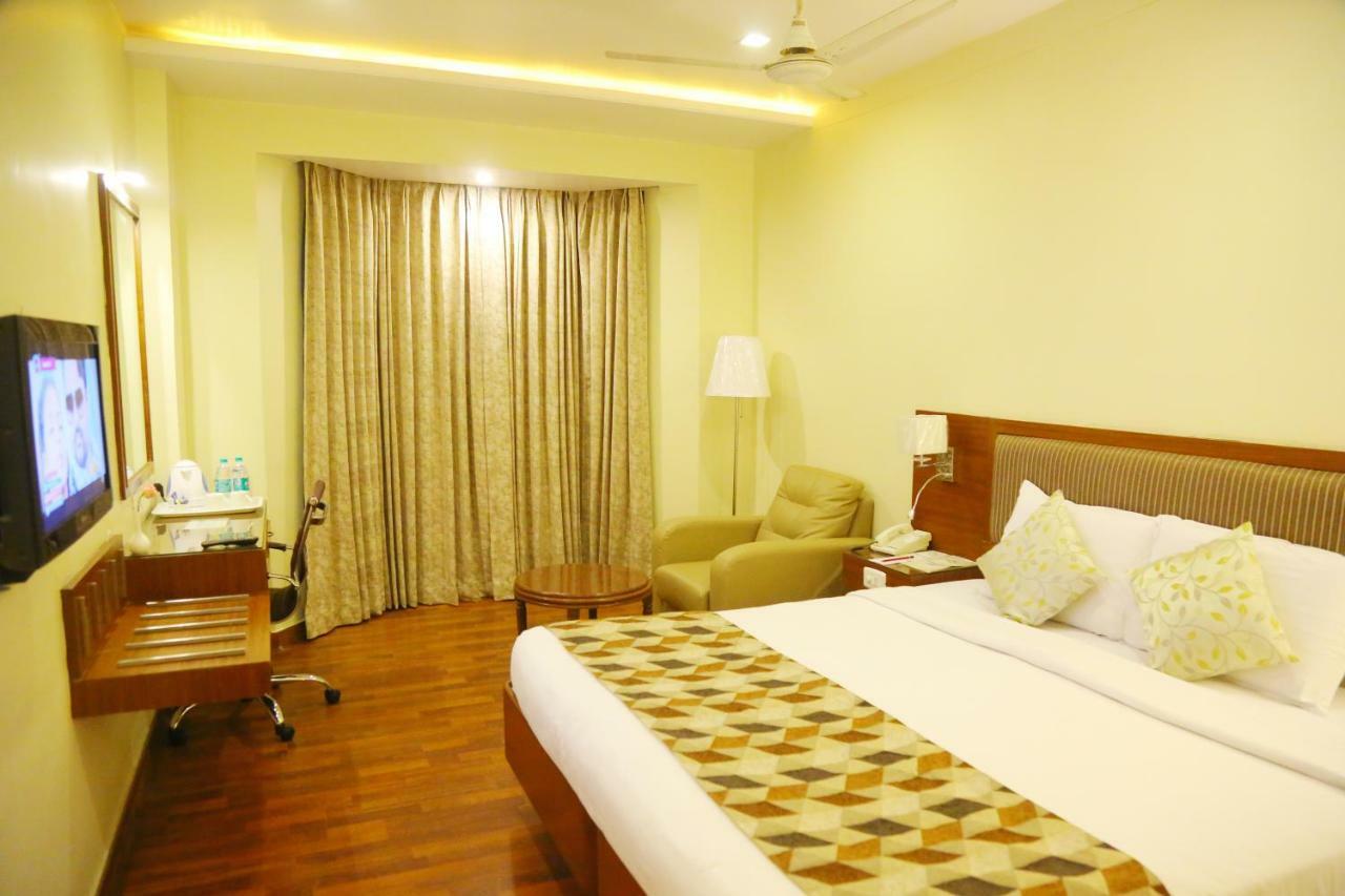 รอยัล ฟอร์ต โฮเต็ล Hotel วิสาขปัตนัม ภายนอก รูปภาพ