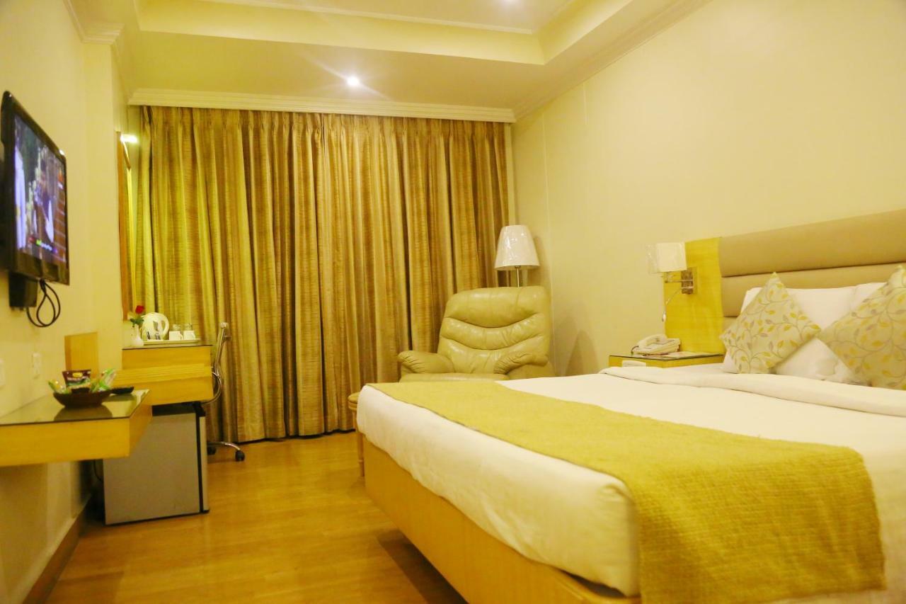รอยัล ฟอร์ต โฮเต็ล Hotel วิสาขปัตนัม ภายนอก รูปภาพ