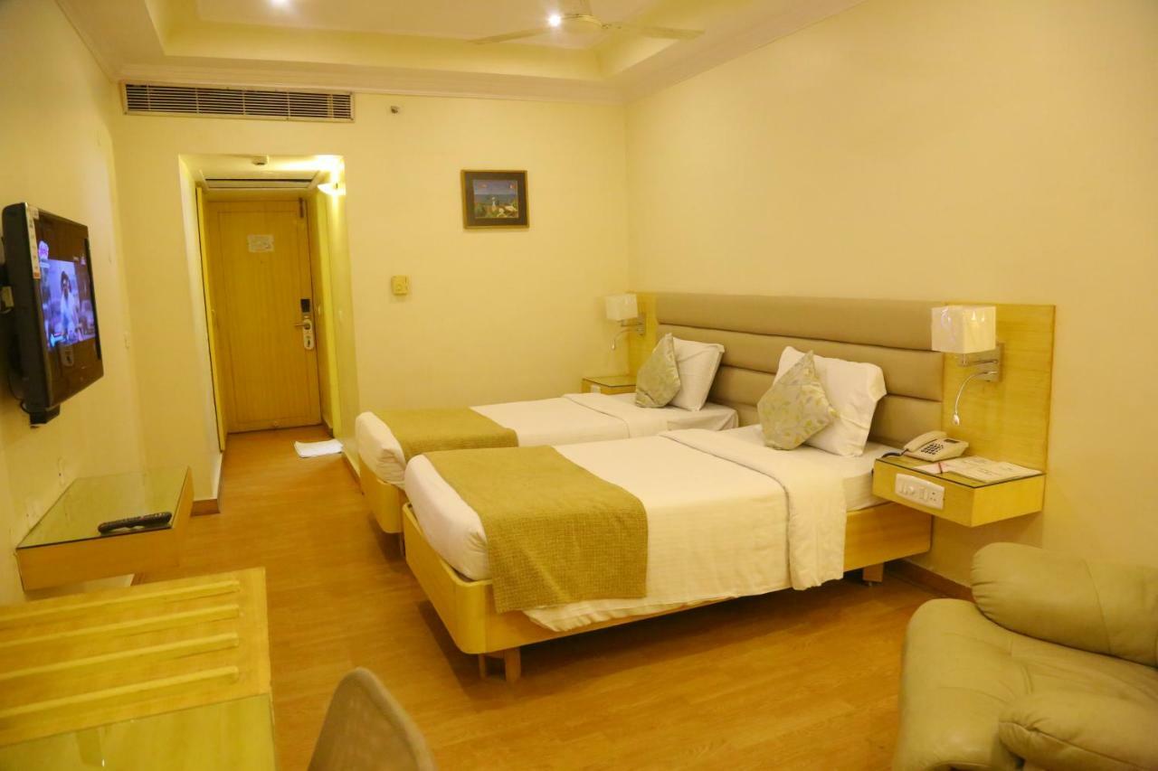 รอยัล ฟอร์ต โฮเต็ล Hotel วิสาขปัตนัม ภายนอก รูปภาพ